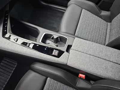 Peugeot 5008 1.2 PureTech 146 e-DSC6 ALLURE (2025) - Foto 12