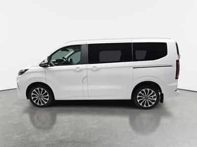 Ford Tourneo 2.0 TDCI ECOBLUE 170 L1 Titanium X (2026) - Foto 5