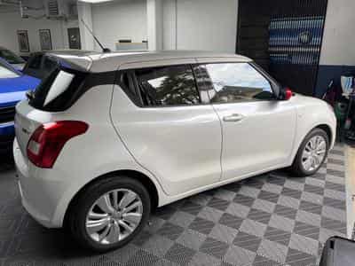Suzuki Swift 1.0 essence (2018) - Photo 5