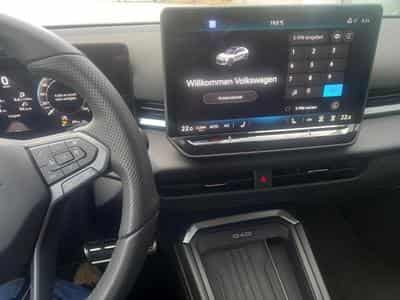 VW T-Roc R-Line 1.5 eTSI (2025) - Photo 13