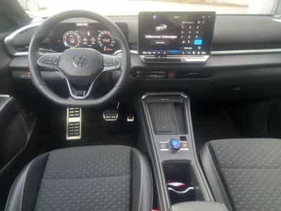 VW T-Roc R-Line 1.5 eTSI (2025) - Photo 5