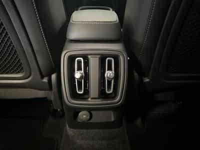 Volvo XC40 Core (2025) - Photo 13