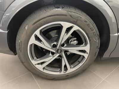 Audi Q6 e-tron S line 252 CH / 185 kW (2025) - Photo 9