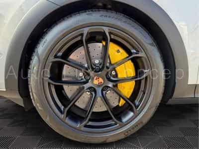 Porsche Cayenne Turbo E-Hybrid Coupé avec Pack GT (2026) - Photo 11