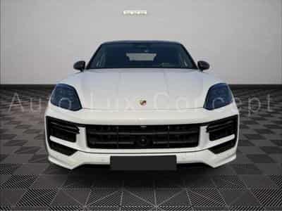 Porsche Cayenne Turbo E-Hybrid Coupé avec Pack GT (2026) - Photo 2