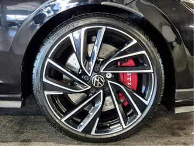 VW Golf GTI 2.0 TSI 300 CLUBSPORT BLACK STYLE HEAD UP HARMAN KARDON (2023) - Foto 13