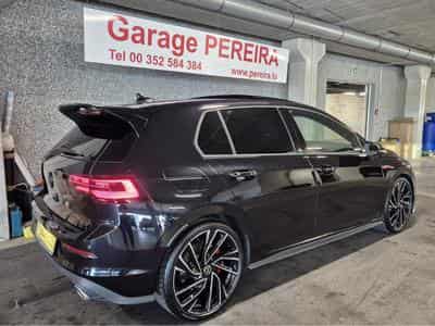 VW Golf GTI 2.0 TSI 300 CLUBSPORT BLACK STYLE HEAD UP HARMAN KARDON (2023) - Foto 2
