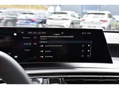 Peugeot 5008 Hybrid 145 Allure e-DCS6 ACC CAM360 JA19 NEUF (2026) - Foto 13
