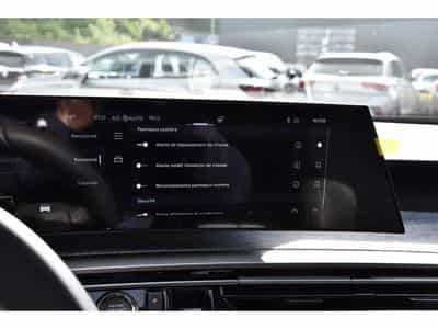 Peugeot 5008 Hybrid 145 Allure e-DCS6 ACC CAM360 JA19 NEUF (2026) - Foto 14