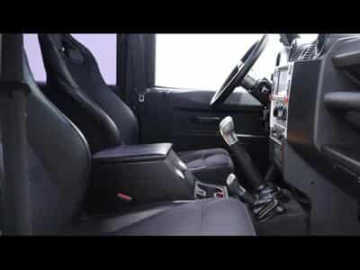 Land-Rover Defender 110 TD4 SVX AWD (2008) - Photo 12