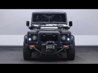 Land-Rover Defender 110 TD4 SVX AWD (2008) - Photo 2