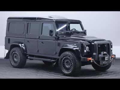 Land-Rover Defender 110 TD4 SVX AWD (2008) - Photo 3