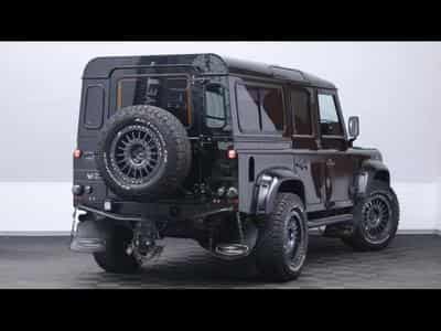 Land-Rover Defender 110 TD4 SVX AWD (2008) - Photo 5