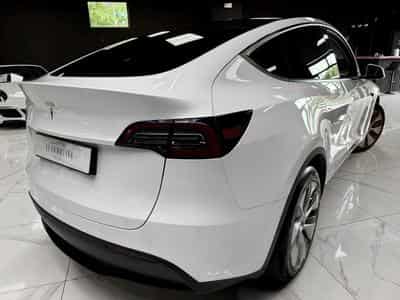 Tesla Model Y RWD (2023) - Photo 10