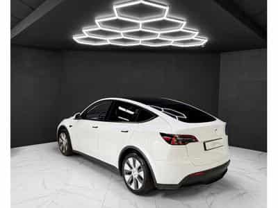 Tesla Model Y RWD (2023) - Photo 3