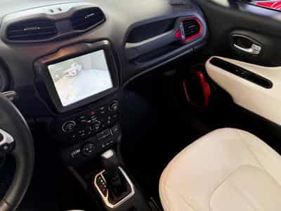 Jeep Renegade Trailhawk Plug-In-Hybrid 4xe (2023) - Photo 10