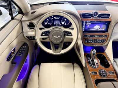 Bentley Bentayga 4.0 V8 S CARBON (2023) - Photo 10