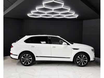 Bentley Bentayga 4.0 V8 S CARBON (2023) - Photo 6