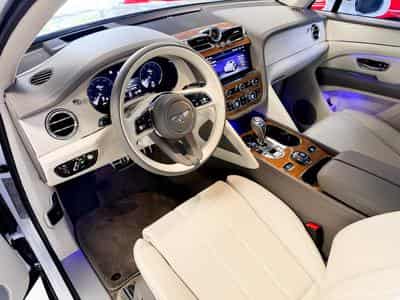 Bentley Bentayga 4.0 V8 S CARBON (2023) - Photo 9