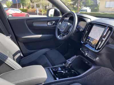 Volvo XC40 B3 Plus Dark DCT (2025) - Foto 9
