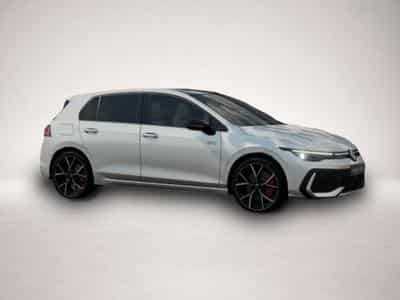VW Golf (2025) - Photo 2