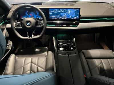 BMW 520 520d xDrive Touring M sport (2025) - Foto 8