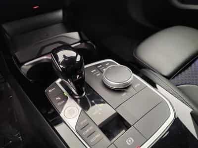 BMW 118 118iA Pack M NAVI / FULL LED / CUIR PARTIEL / CAMERA / JA18 (2023) - Photo 13