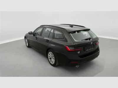 BMW 330 Touring 330e PHEV/S-CUIR/NAVI/FULL LED/JA17/PDC (2021) - Foto 2