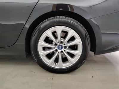 BMW 330 Touring 330e PHEV/S-CUIR/NAVI/FULL LED/JA17/PDC (2021) - Foto 6