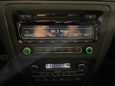 Skoda Rapid 1.6 TDI MONTE CARLO (2015) - Photo 3