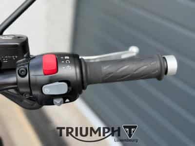 Triumph Bonneville BONNEVILLE T120 BLACK (2024) - Foto 9