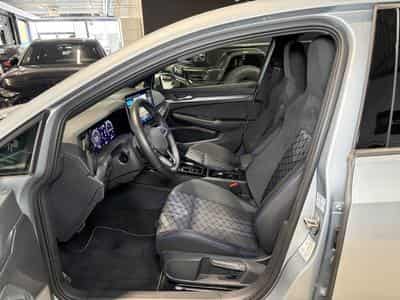 VW Golf Golf VIII Lim. 1.5 eTSI R-Line (2025) - Foto 10