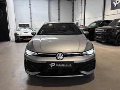 VW Golf Golf VIII Lim. 1.5 eTSI R-Line (2025) - Foto 2