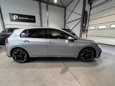 VW Golf Golf VIII Lim. 1.5 eTSI R-Line (2025) - Foto 8