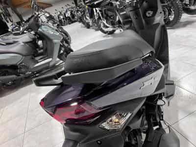 SYM Jet 4 RX 50 Classe A  25 Km/h DEBRIDER ET TOP CASE INCLUS (2026) - Photo 5