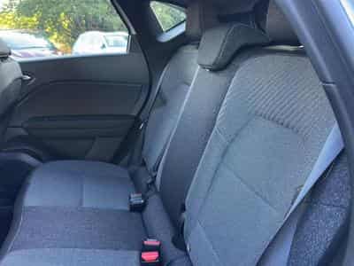 Renault Captur 1.8 E-TECH FULL HYBRID 160 TECHNO (2026) - Foto 12