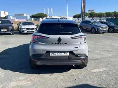 Renault Captur 1.8 E-TECH FULL HYBRID 160 ESPRIT ALPINE (2025) - Foto 6
