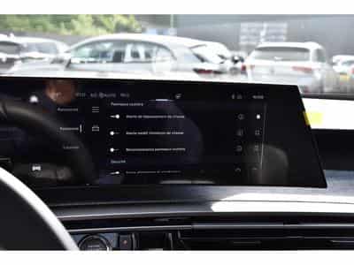 Peugeot 5008 Hybrid 145 Allure e-DCS6 ACC CAM360 JA19 NEUF (2026) - Photo 14
