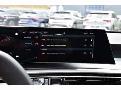 Peugeot 5008 Hybrid 145 Allure e-DCS6 ACC CAM360 JA19 NEUF (2026) - Photo 14