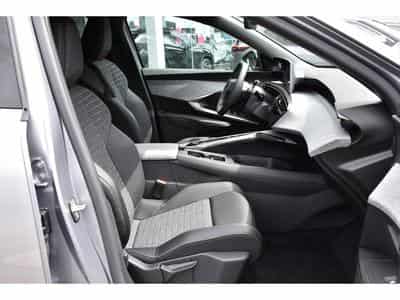 Peugeot 5008 Hybrid 145 Allure e-DCS6 ACC CAM360 JA19 NEUF (2026) - Photo 7