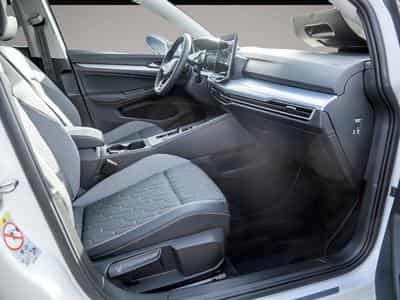 VW Golf (2025) - Photo 2