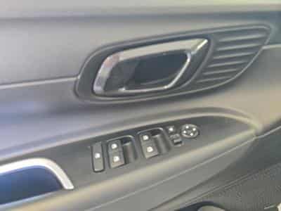 Hyundai i20 48V 1.0T 5D (2021) - Photo 11