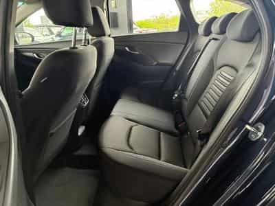 Hyundai i30 1.5 GDI 97 Comfort (2025) - Photo 8
