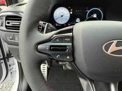 Hyundai i30 1.5 T-GDI 150 DCT N-Line (2026) - Photo 9