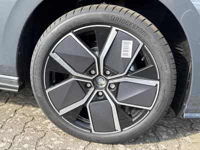 VW Golf R-Line Limited (2026) - Photo 7