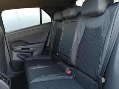 VW T-Roc 1.5 eTSI 110 kW R-Line (2026) - Photo 9