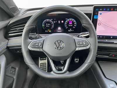 VW Passat R-Line+DSG+PHEV+IQ-Drive+Pano+AHK (2025) - Photo 10
