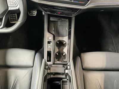 VW Passat R-Line+DSG+PHEV+IQ-Drive+Pano+AHK (2025) - Photo 12