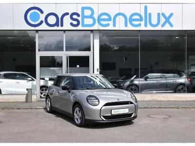 Mini Cooper (2024) - Photo 1