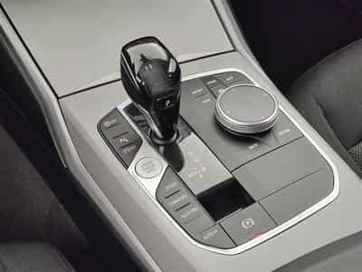 BMW 318 318iA Business Line NAVI/FULL LED/JA16/PDC (2021) - Photo 11